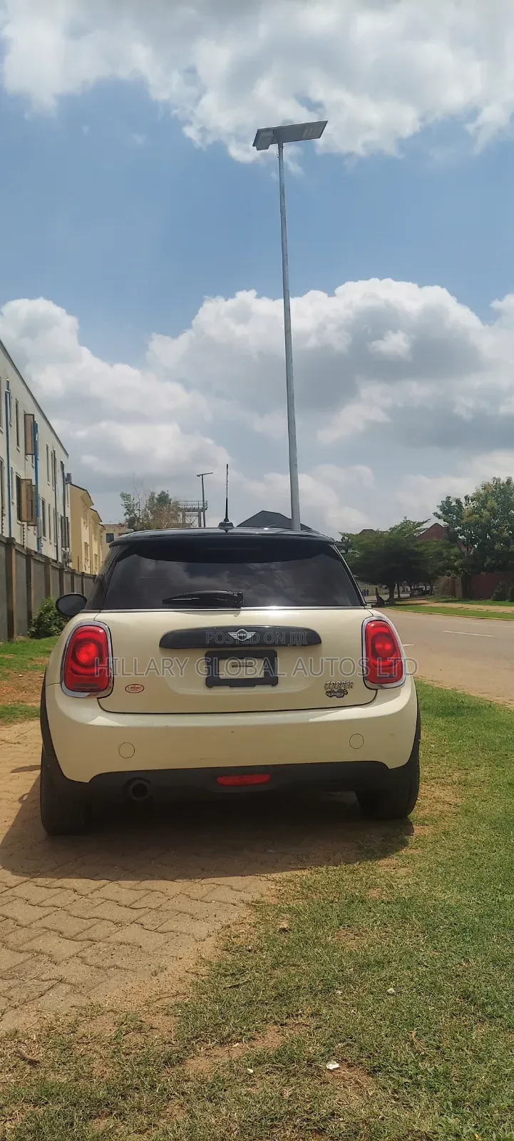 Mini Cooper 2017 Off white