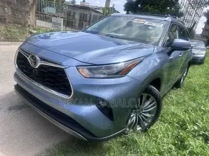 Toyota Highlander Platinum 2022 Blue