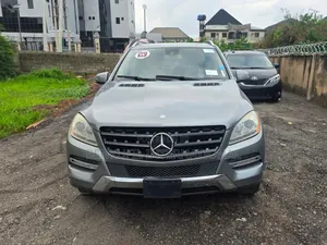 Mercedes-Benz M Class ML350 4MATIC 4dr SUV AWD (3.5L 6cyl 7A) 2015 Gray