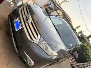 Toyota Highlander V6 2009 Gray