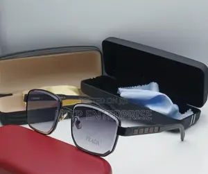 High Quality Prada Frame Glasses
