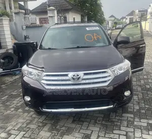 Toyota Highlander Limited 3.5l 4WD 2013 Black