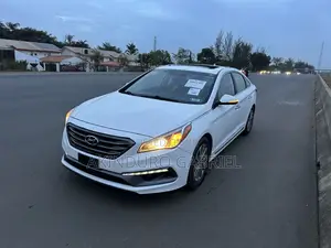 Hyundai Sonata Sport Sedan FWD (2.4L 4cyl 6A) 2016 Off white