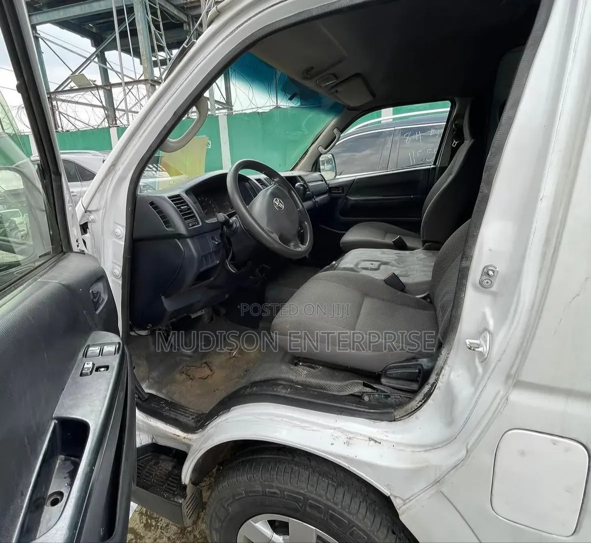 Toyota HiAce 2022 White