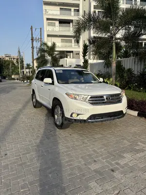 Toyota Highlander Limited 2012 White