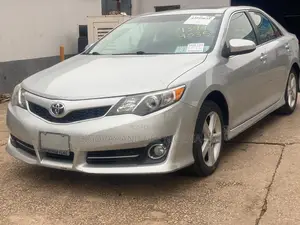 Toyota Camry SE 4dr Sedan (2.5L 4cyl 6A) 2013 Silver