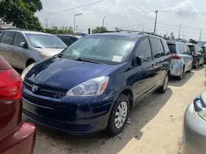 Toyota Sienna 2005 Blue