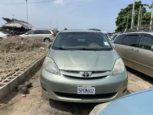 Toyota Sienna LE FWD 2006 Green