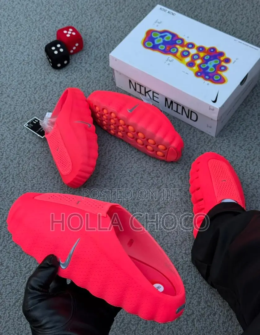 Nike Mind 001