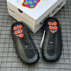 Nike Mind 001