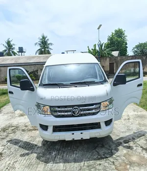 Foton View 2010 White