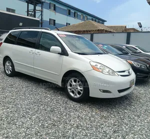 Toyota Sienna XLE Limited 4WD 2008 White