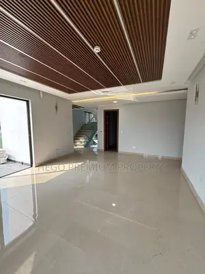 5bdrm Duplex in Banana Island for sale