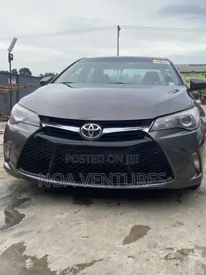 Toyota Camry SE 4dr Sedan (2.5L 4cyl 6A) 2017 Gray