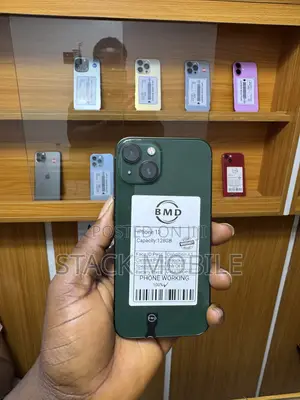 Apple iPhone 13 128 GB Red