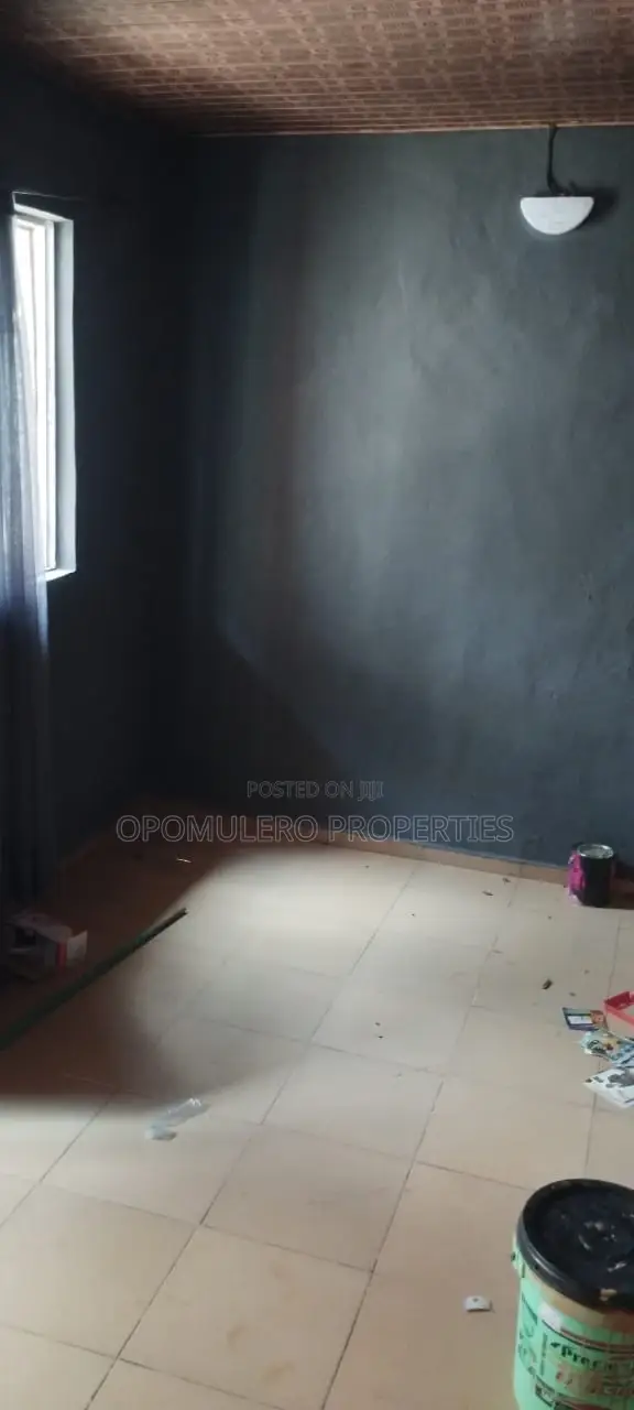 Roomself Contain