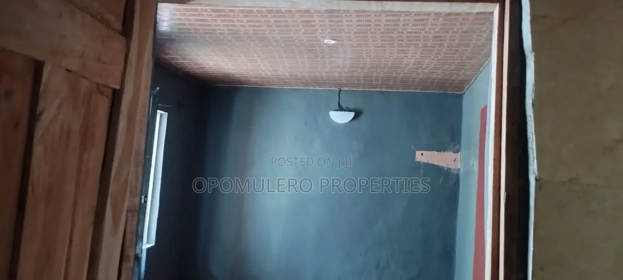 Roomself Contain