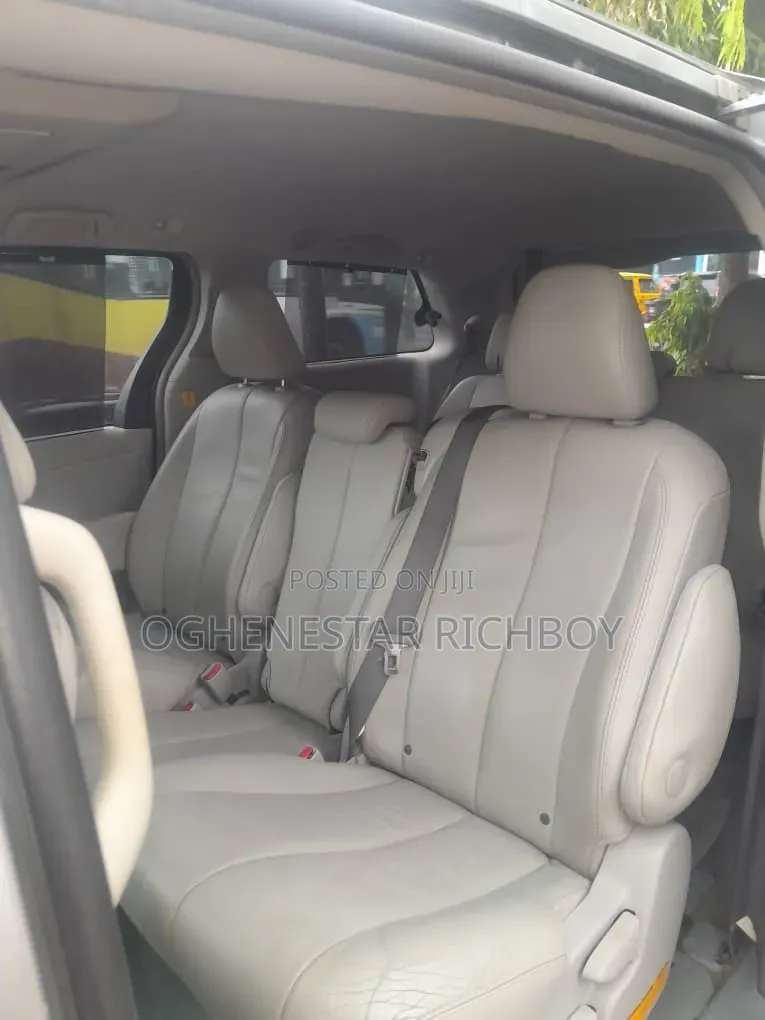Executive Sienna for Rent