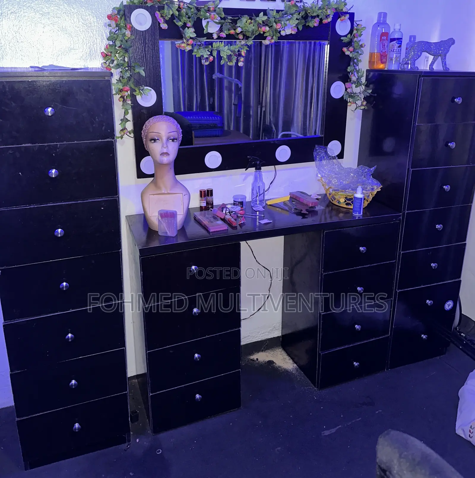 Make Up Desk