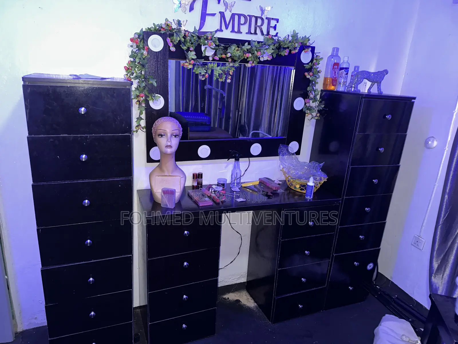 Make Up Desk