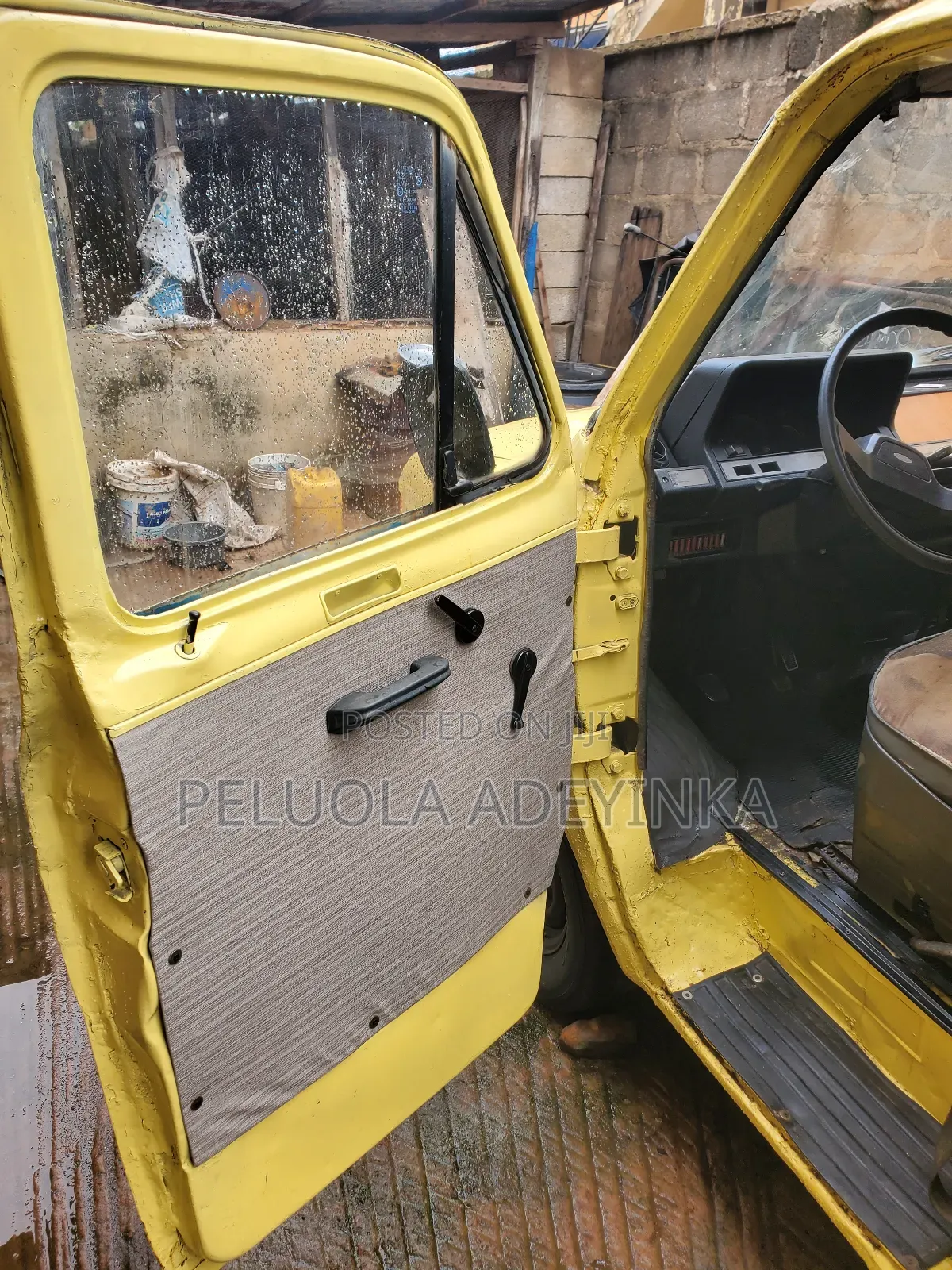 Ford Transit 1984 Yellow