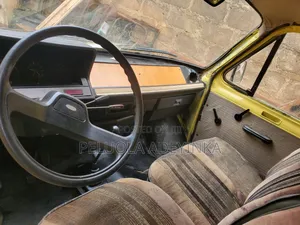 Ford Transit 1984 Yellow