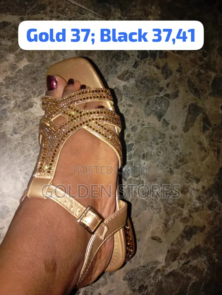 Female Outing Sandals