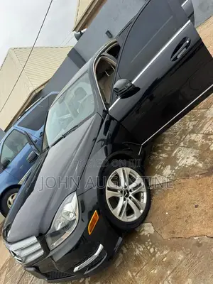 Mercedes-Benz C300 2013 Black