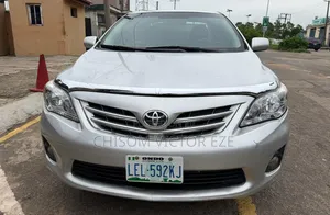 Toyota Corolla LE Special Edition 4dr Sedan (1.8L 4cyl 4A) 2013 Silver