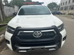 Toyota Hilux 2021 White
