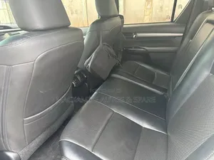 Toyota Hilux 2021 White