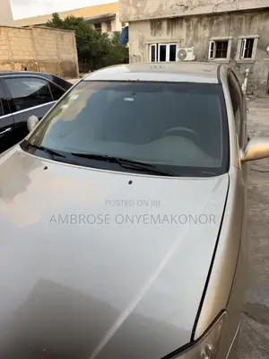 Toyota Camry LE 4dr Sedan (2.4L 4cyl 5A) 2006 Gold