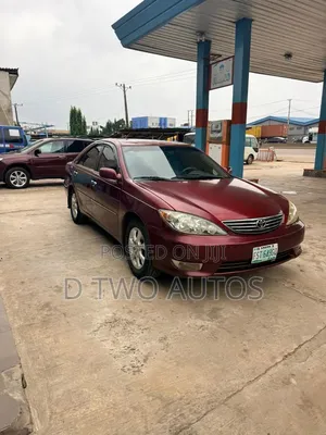 Toyota Camry XLE 4dr Sedan (2.4L 4cyl 5A) 2005 Red