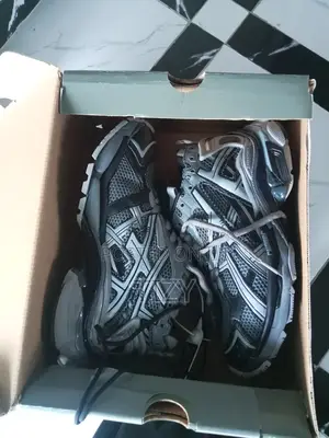 Balenciaga Runner