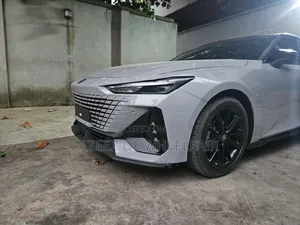 Changan UNI-V 2.0 Petrol FWD 2023