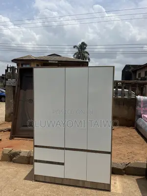 Wardrobe 2 Face