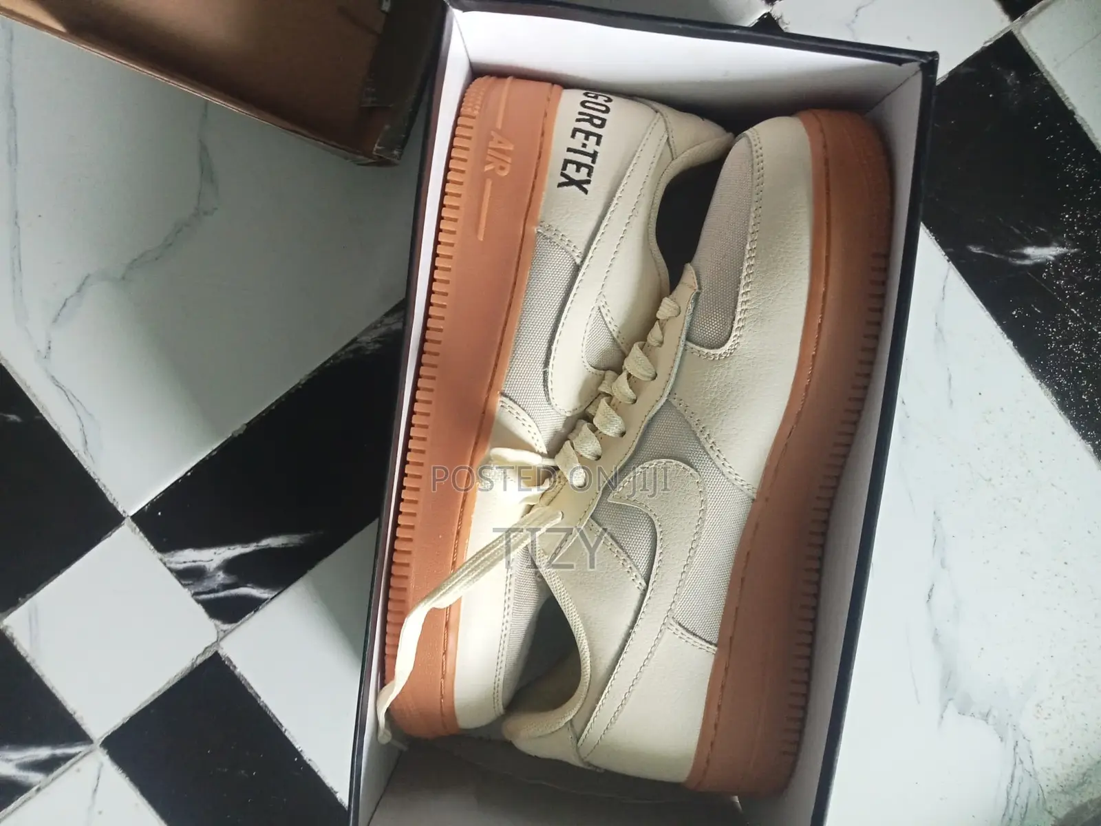 Nike Air Force 1