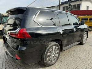 Lexus LX 2021 Black