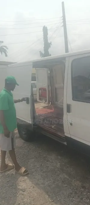 Ford Transit 2002 White