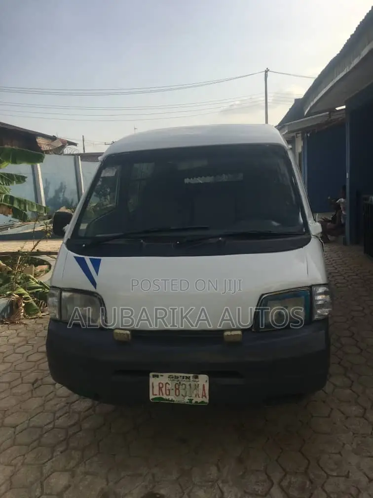 Nissan Vanette 1993 White