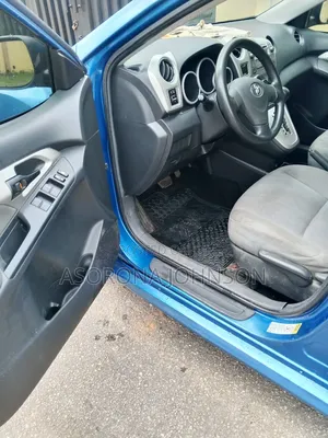 Toyota Matrix Hatchback FWD (1.8L 4cyl 5M) 2009 Blue