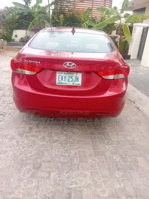 Hyundai Elantra GLS Sedan FWD (1.8L 4cyl 6A) 2013 Red