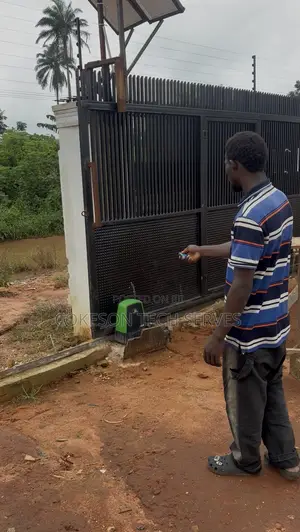 Automatic Sliding Gates That Command Attention