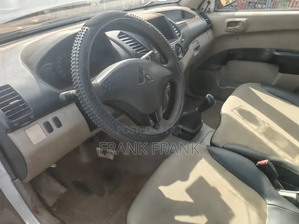 Mitsubishi L200 2006 White