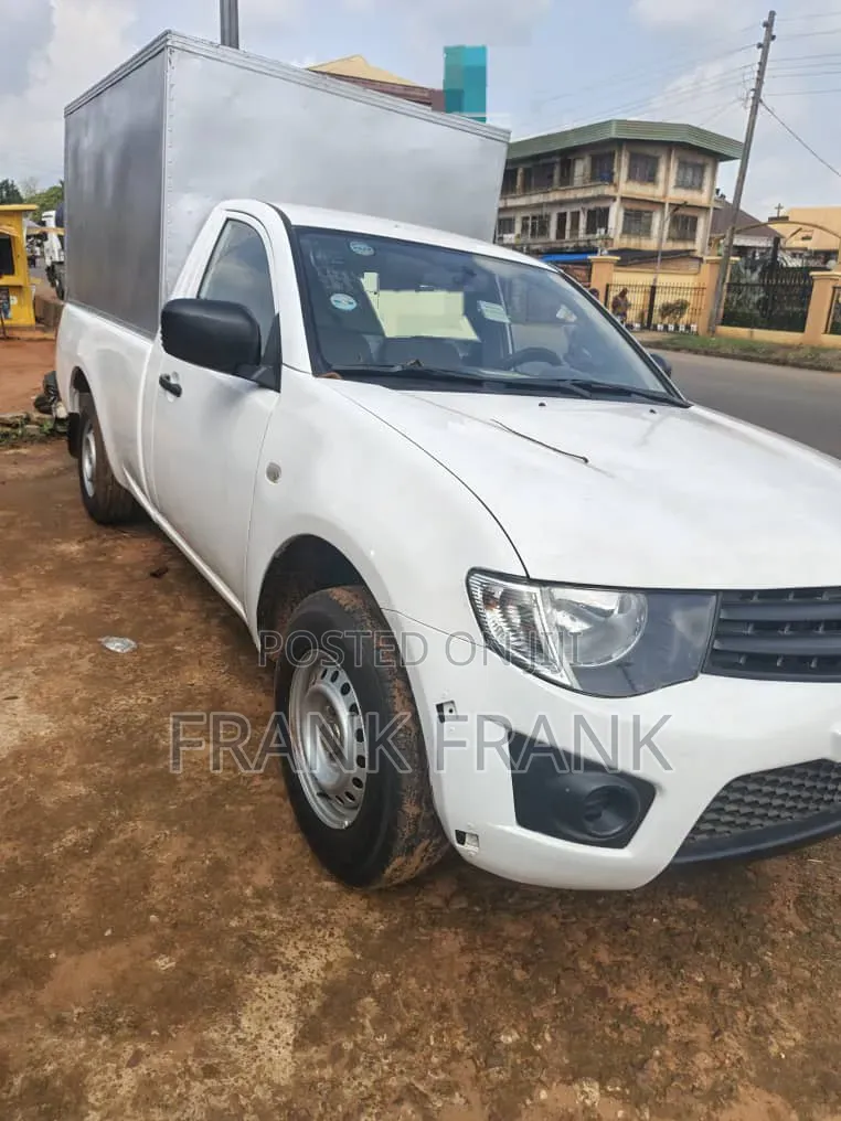 Mitsubishi L200 2006 White