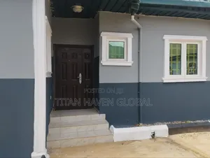 3bdrm Bungalow in Alagbaka Estate, Akure for rent