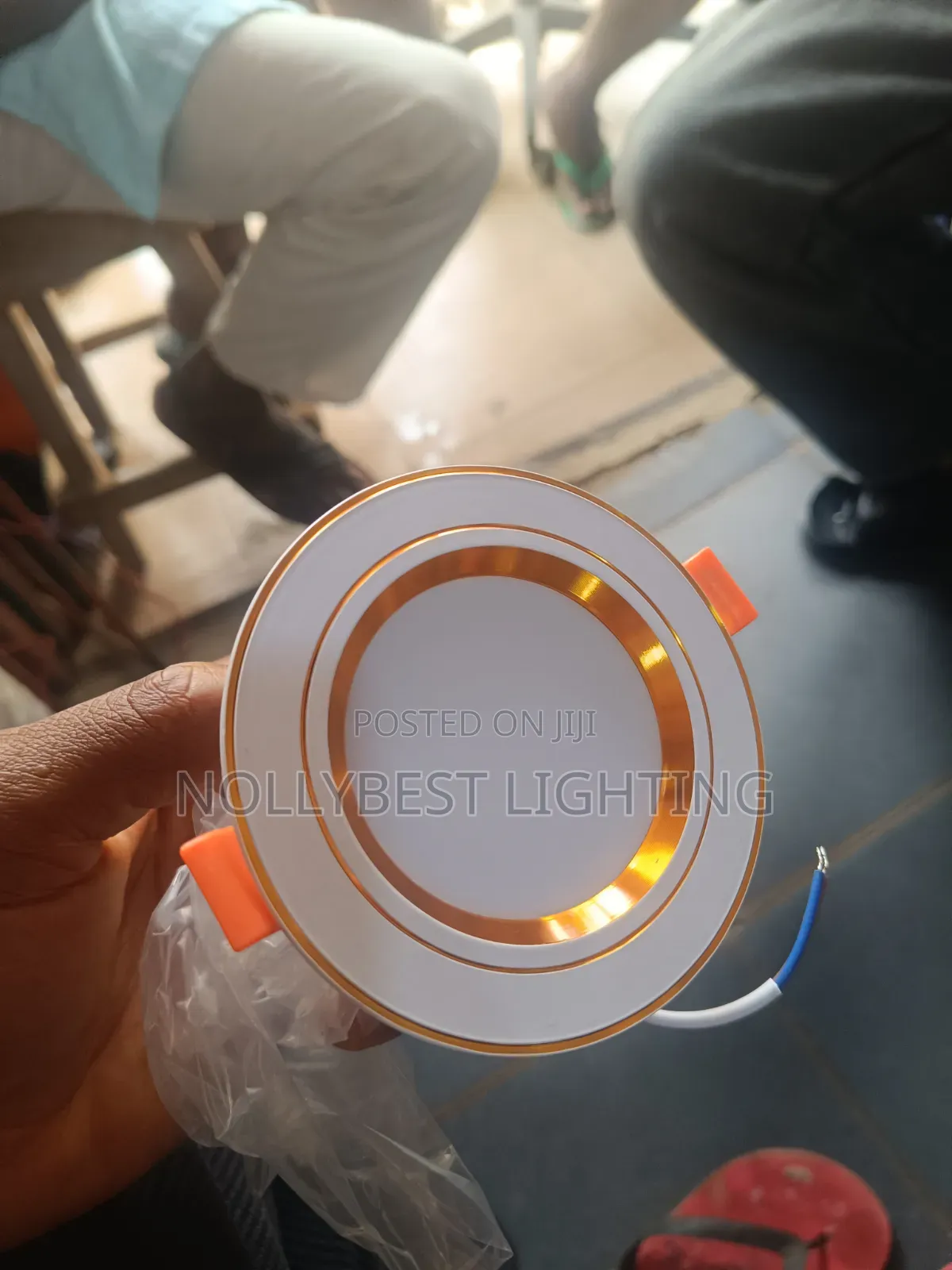 Pop Light Gold