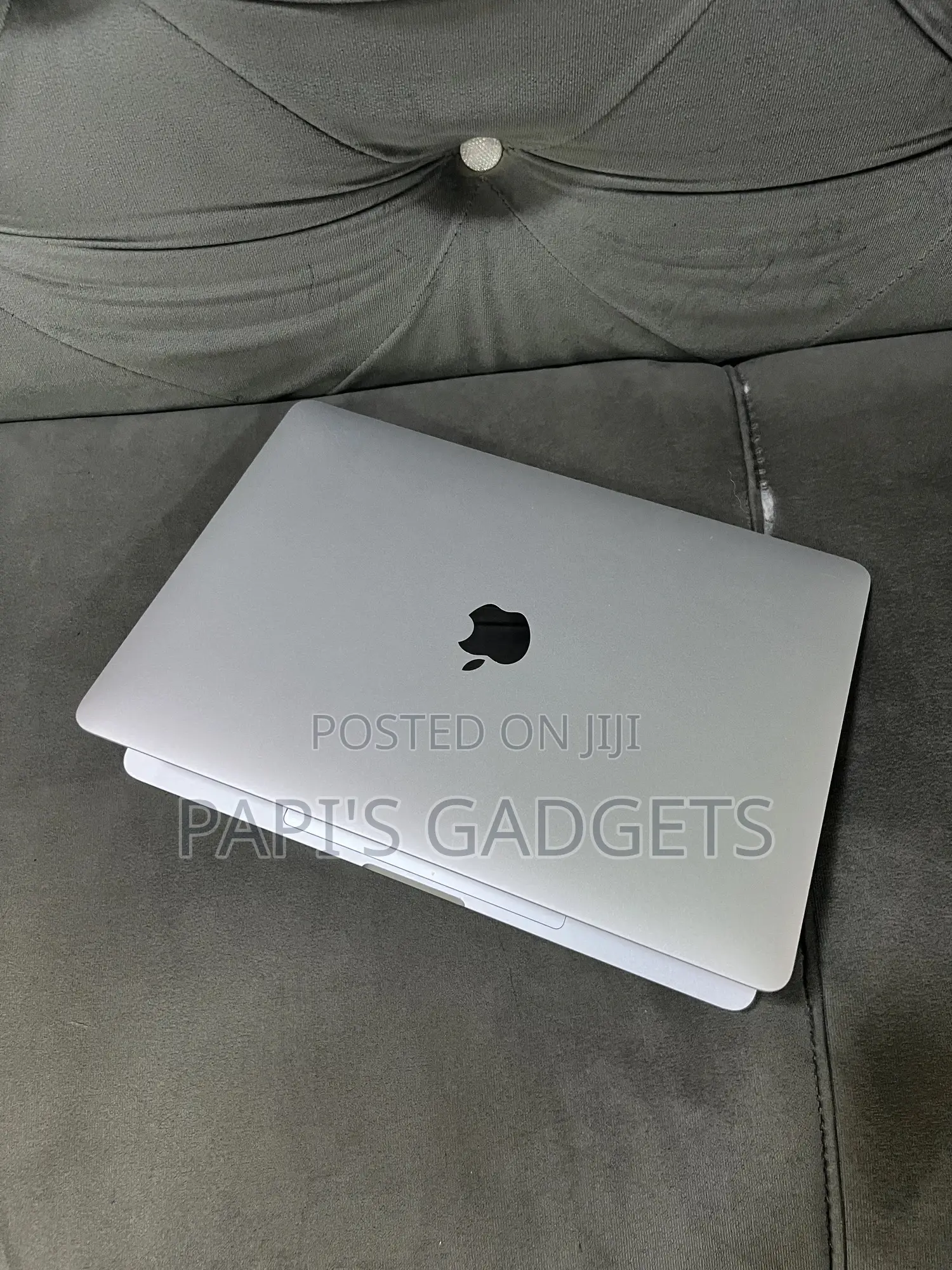 Laptop Apple MacBook Pro 2022 M2 8GB Apple M2 SSD 256GB