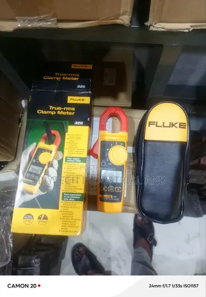 Fluke 325 True RMS Clamp Meter