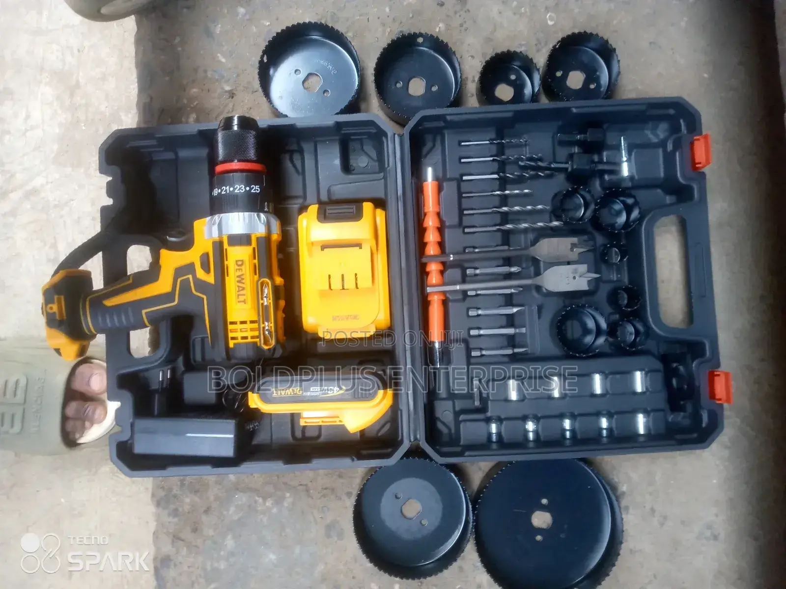 Dewalt 48 Volt Heavy Duty Hole Driller Machine